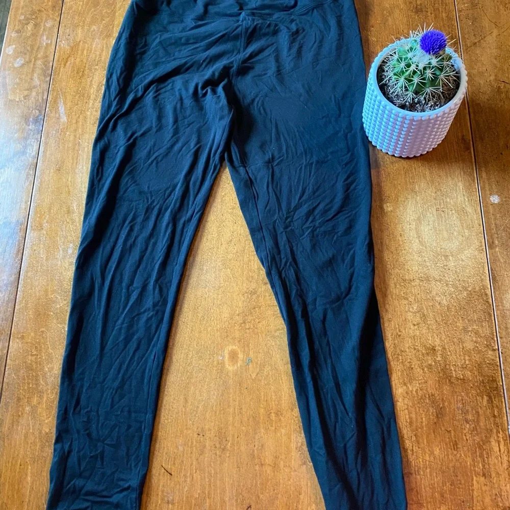 Women’s Plus Size Leggings Bundle (6 Pair) – Black, Navy, Gray, Green - Picture 3 of 7